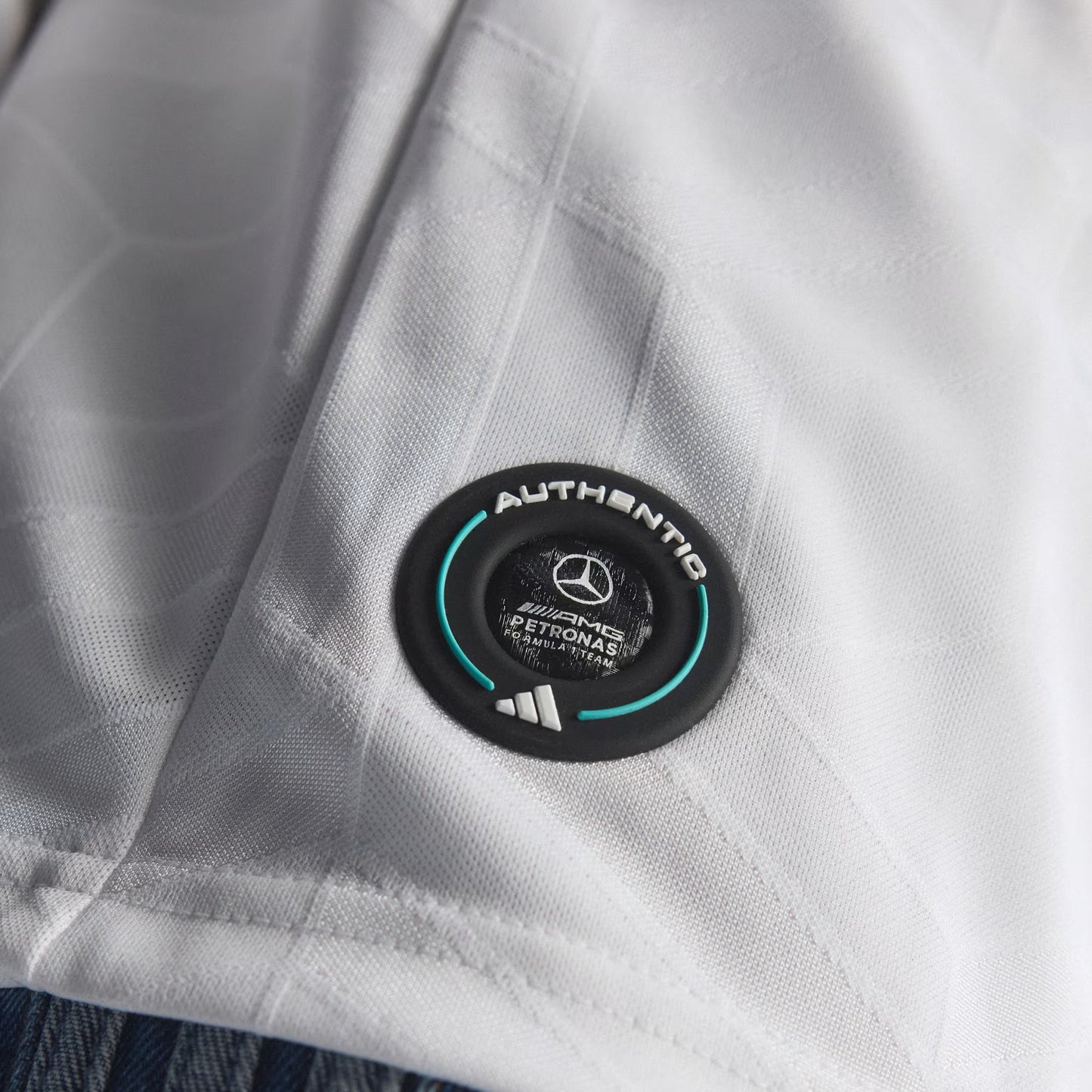 Playera Authentic Mercedes AMG Petronas Driver Manga Larga Blanco