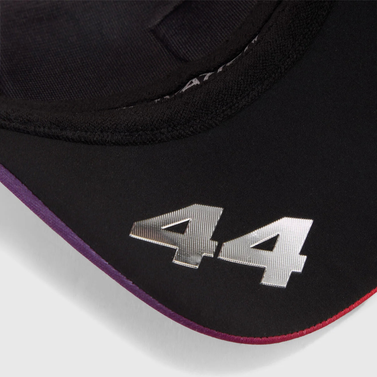 PREVENTA: Gorra Ferrari Lewis Hamilton GP Silverstone 2025