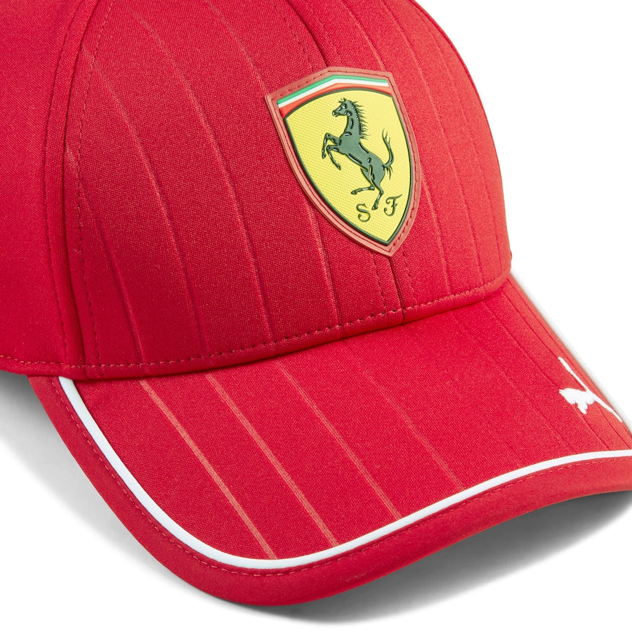 Gorra Ferrari 2025
